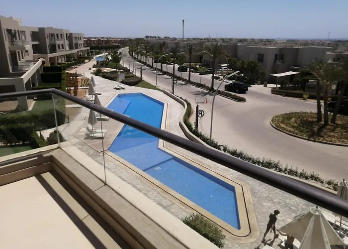 Premium Sea View In Azha Ain Sokhna דירה *